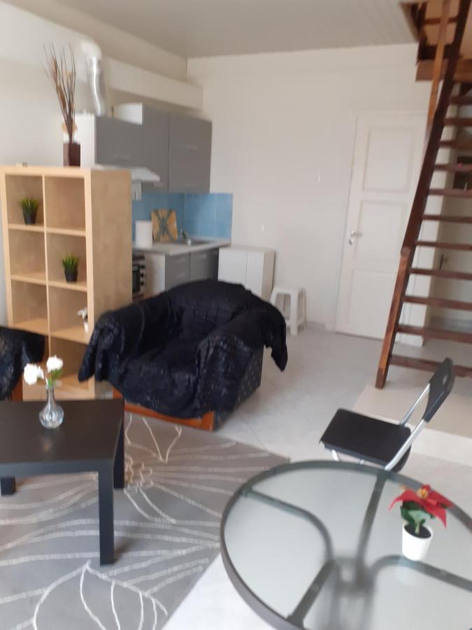 Μαργαριτα Apartment Đảo Đảo Salamis Ngoại thất bức ảnh